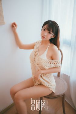 美女露隐私无内裤无奶罩